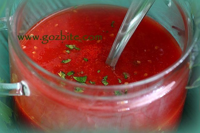 доматен сос в тенджерата